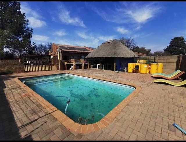 6 BEDROOM HOUSE FOR SALE IN MEYERTON CENTRAL